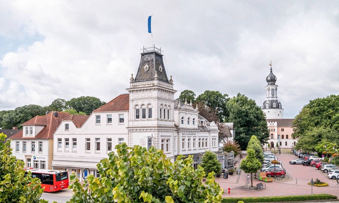 Jever Apartment | Holiday Apartment with View of Jever Castle