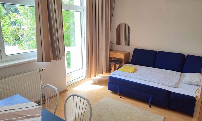 Siofok Aranypart Apartment | Holiday apartment with WiFi and air conditioning near the free beach