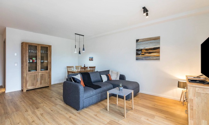 Husbyholz Apartment | Holiday Apartment 'Zum Krähenholz 9' with Shared Garden and Wi-Fi