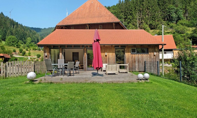 Gutach House | Holiday Home 'Steinenbachhäusle' with Mountain View, Shared Terrace and Wi-Fi