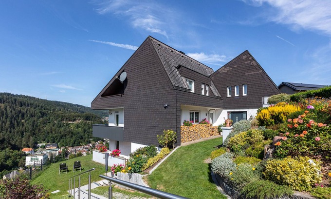 Triberg im Schwarzwald Apartment | Holiday Apartment Triberg-Blick with Mountain View, Terrace and Wi-Fi