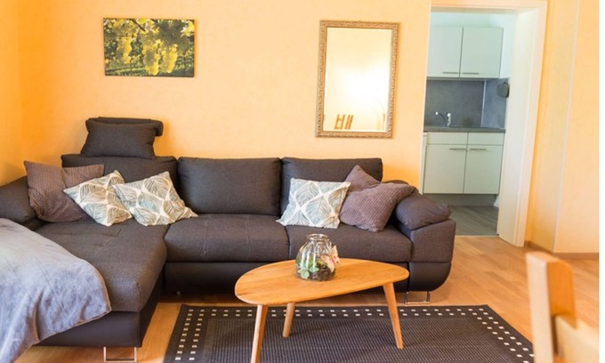 Iphofen Apartment | Holiday flat ‘Silvaner’ with private balcony, shared terrace and communal garden