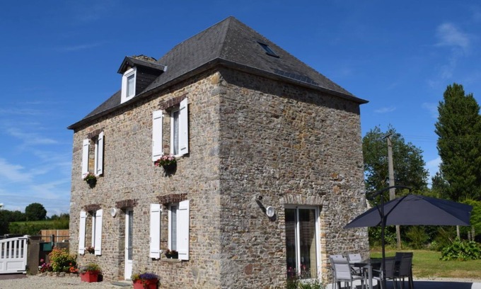 Saint-Germain-sur-Ay House | Holiday house La p'tite maison de la bergère