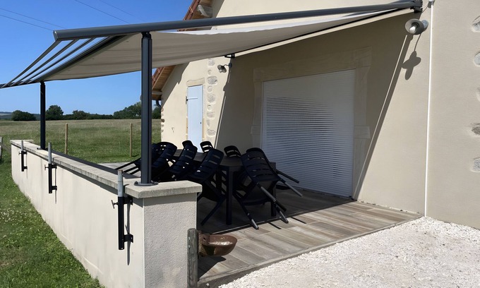 Vendenesse-sur-Arroux House | Holiday Home 'Chez Le Petit Claude' with Private Terrace, Private Garden and Wi-Fi