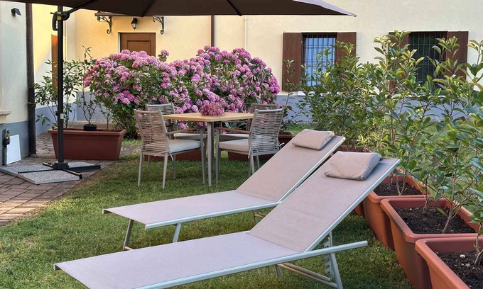 Castelnuovo del Garda House | Holiday home with garden and air conditioning
