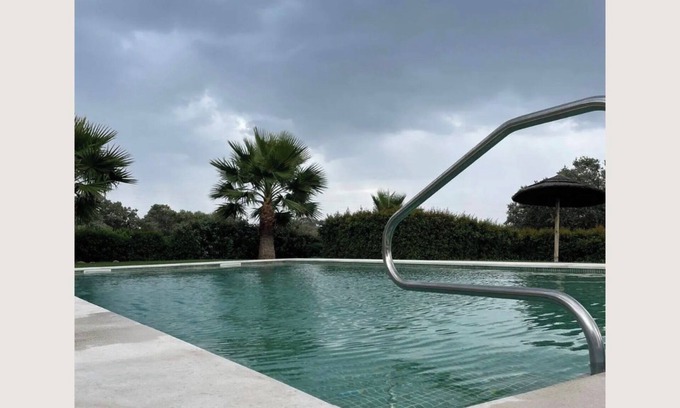 Aldeia dos Palheiros House | Holiday Home 'Herdade Monte Gordo - Casa 2' with Shared Pool, Wi-Fi and Air Conditioning