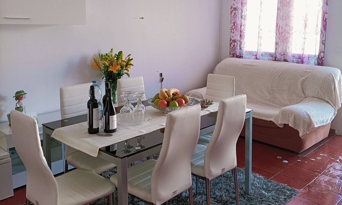 Vila Nova de Foz Coa House | Holiday Home 'Valley T2 Duplex' with Mountain View, Wi-Fi and Air Conditioning