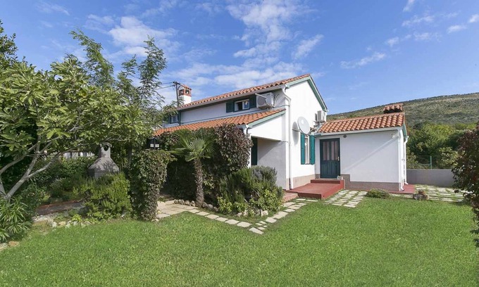 Viskovici House | Holiday home 2 km from the beach, WiFi. Labin