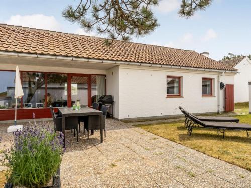 Rødhus House | Holiday Home Aike - 1km from the sea by Interhome