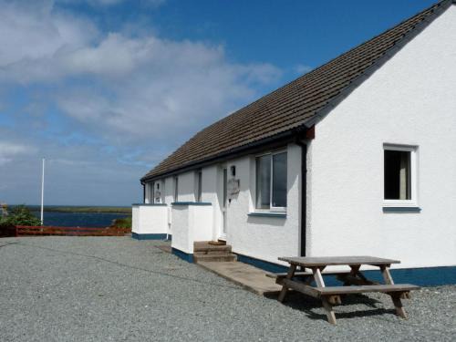 Staffin House | Holiday Home Alan's House by Interhome