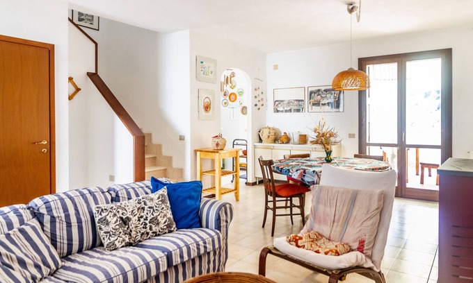 Giglio Porto House | Holiday Home "Casa Luz" close to the Sea with Private Terrace