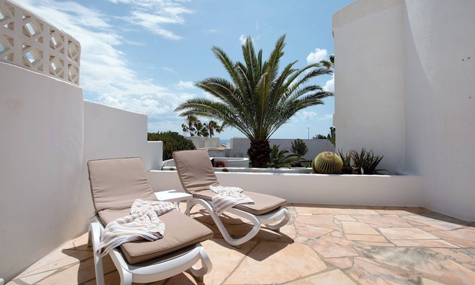 Bahia Calma House | Holiday Home "Casa Campana" with Sea View, Terraces & Wi-Fi