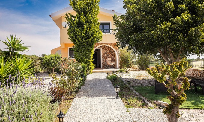 Lahania House | Holiday Home 'Casa D' Irene' with Sea View, Wi-Fi and Air Conditioning