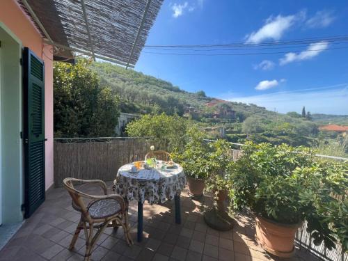 Costa dʼOneglia House | Holiday Home Casa dei Nonni - IMP425 by Interhome