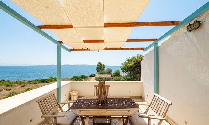 Carloforte House | Holiday Home 'Casa Lorena' with Sea View, Wi-Fi and Air Conditioning