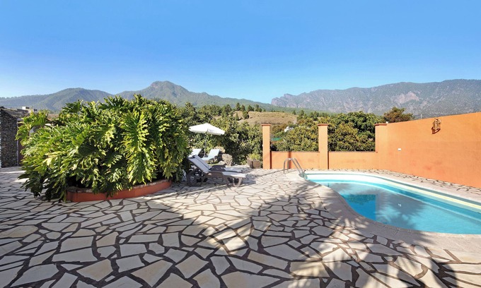 El Paso House | Holiday Home 'Casitas La Montañita - 1' with Mountain View, Wi-Fi and Air Conditioning