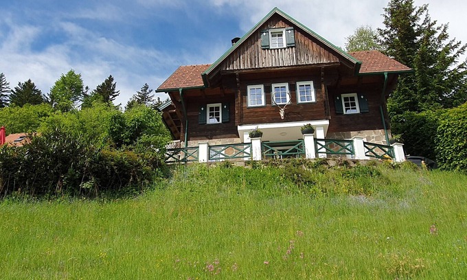Eibiswald House | Holiday Home 'Chalet St Lorenzen' with Mountain View, Private Terrace and Wi-Fi