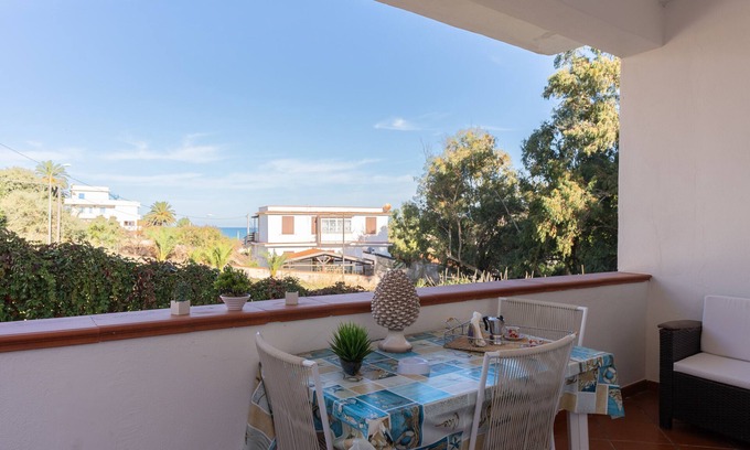 Trappeto House | Holiday Home 'Conchiglia Al Mare' with Sea View, Balcony and Wi-Fi