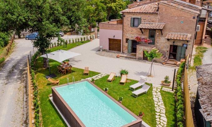 Lucignano Villa | Holiday Home Croce with spa
