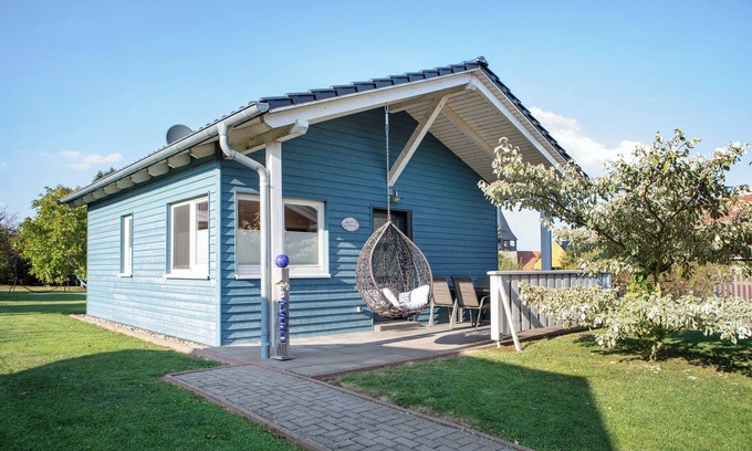 Craula House | Holiday Home 'Ferienhaus Blau' with Private Terrace, Private Garden and Wi-Fi