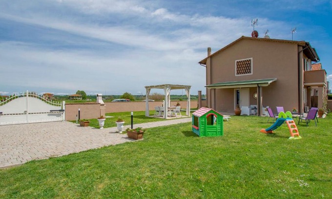 Cascine-La Croce House | Holiday Home del Sole by Interhome