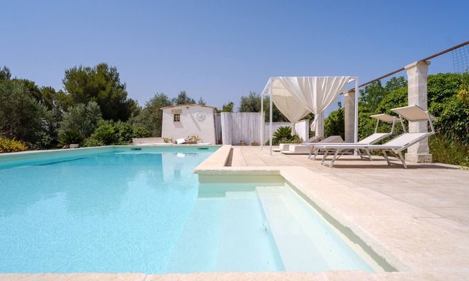 Manfio House | Holiday Home Dependance Rosy with Pool & Garden