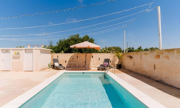 Torre Ovo House | Holiday Home 'Dilauro Con Piscina 1' with Shared Pool, Shared Terrace and Air Conditioning