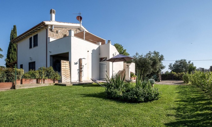 Montalto di Castro House | Holiday Home 'Dimora Della Dogana' with Private Terrace, Wi-Fi and Air Conditioning