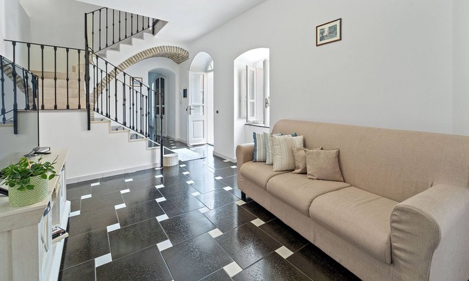 Dolianova House | Holiday Home 'Domus Dama' with Shared Garden, Wi-Fi and Air Conditioning