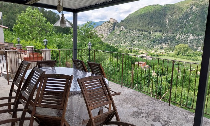 Entrevaux House | holiday home dream calm repose-pets allowed-view unique to Citadel