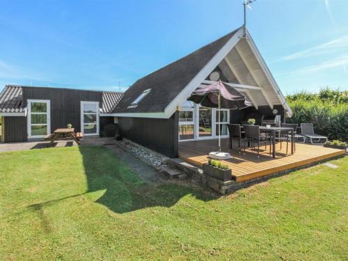 Tørresø House | Holiday Home Elbert - 100m from the sea by Interhome