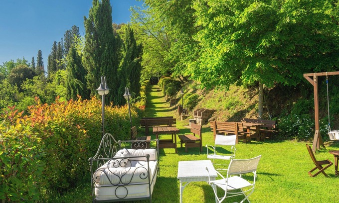 Figline e Incisa Valdarno Apartment | Holiday home features with Italian garden and free Wifi