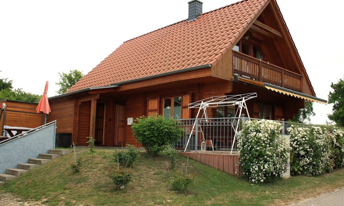 Gross Nemerow House | Holiday Home 'Ferienhaus Zuehlke' with Lake View, Private Terrace and Wi-Fi