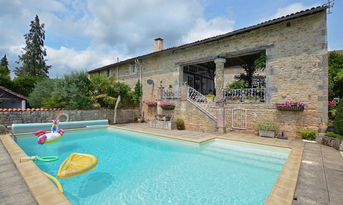 La Foret-de-Tesse House | Holiday Home in Charente with Pool and Castle