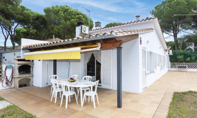 L'Escala House | Holiday Home Gemma by Interhome