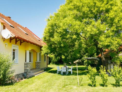 Balatonudvari House | Holiday Home Golf Tee by Interhome