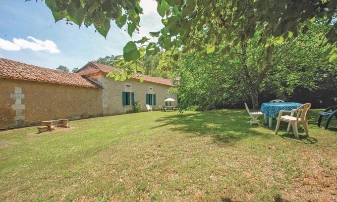 Grignols House | Holiday Home Grignols With A Fireplace 324