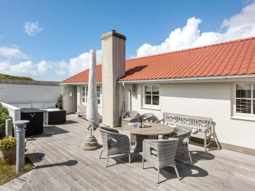 Bjerregard Strand House | Holiday Home Heilo - from the sea by Interhome