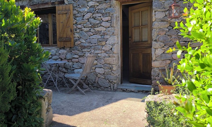 Serra-di-Fiumorbo House | Holiday home in Corsica near the sea, in the heart of the maquis.