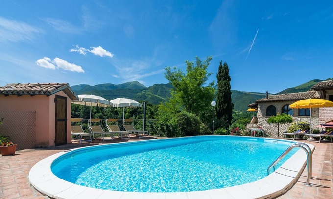 Cagli House | Holiday Home in Cagli with Pool Views