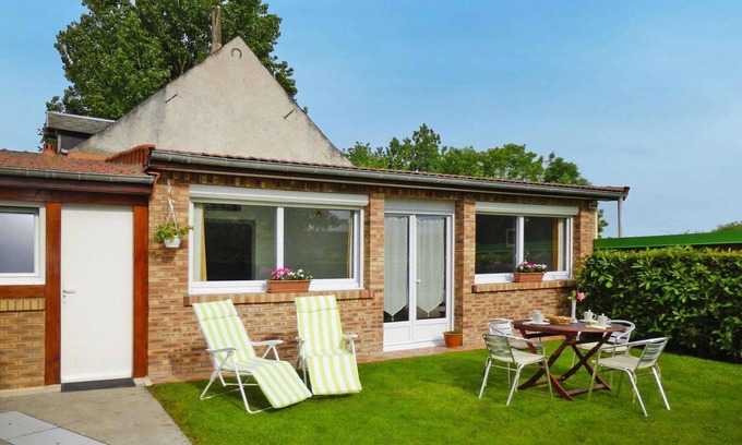 Cayeux-sur-Mer House | Holiday Home in Cayeux-sur-Mer near Bay of Somme