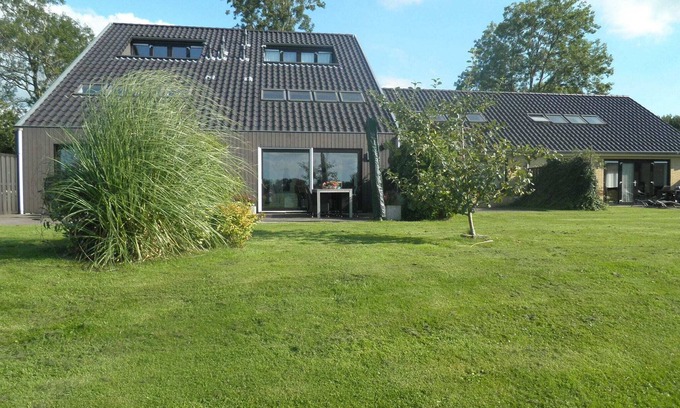 Langweer House | Holiday Home in Langweer with Infrared Sauna