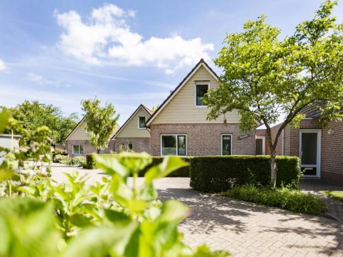 Plasmolen House | Holiday Home in Netherlands with Private Garden