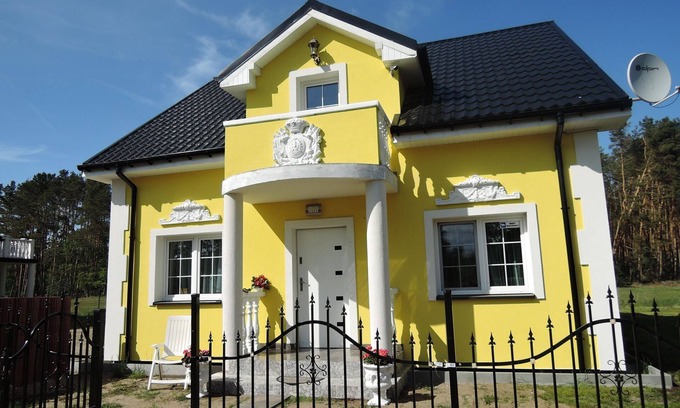 Miroszewo House | Holiday Home in Nowe Warpno by the Harbor