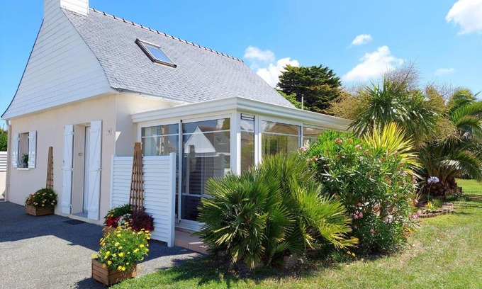Poulgoazec House | Holiday Home in Plouhinec by Audierne Bay