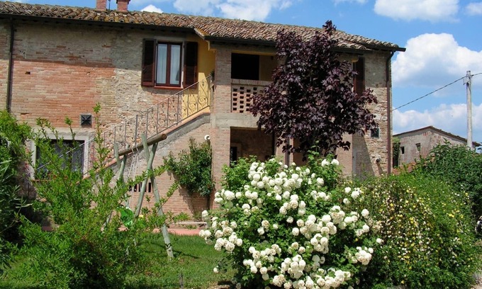 Ramazzano Apartment | Holiday Home in Ramazzano near Assisi
