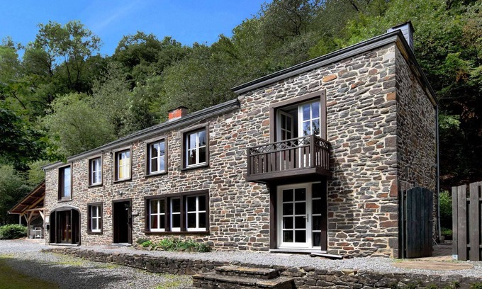Rendeux House | Holiday Home in Rendeux with Terrace