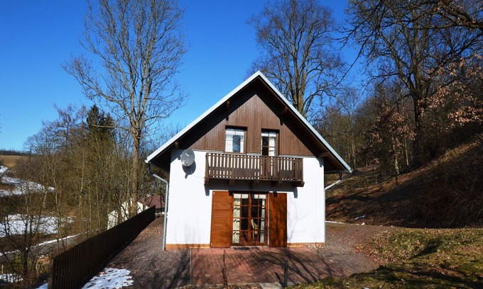 Rudnik u Vrchlabi House | Holiday Home in Rudník with private garden