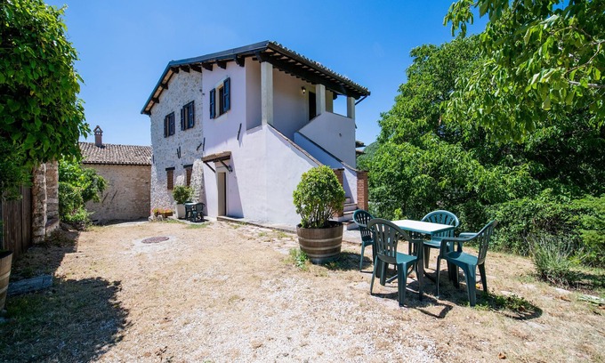 Sellano House | Holiday Home in Sellano with Pool & Sun Terrace
