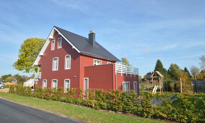 Waimes House | Holiday Home in Sourbrodt near High Fens Park